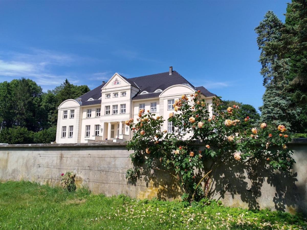 Schloss Wichmannsdorf Kröpelin Екстериор снимка