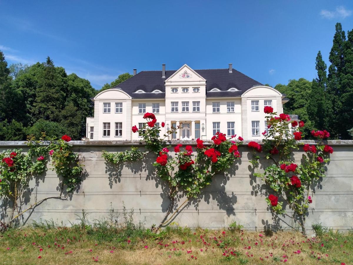 Schloss Wichmannsdorf Kröpelin Екстериор снимка