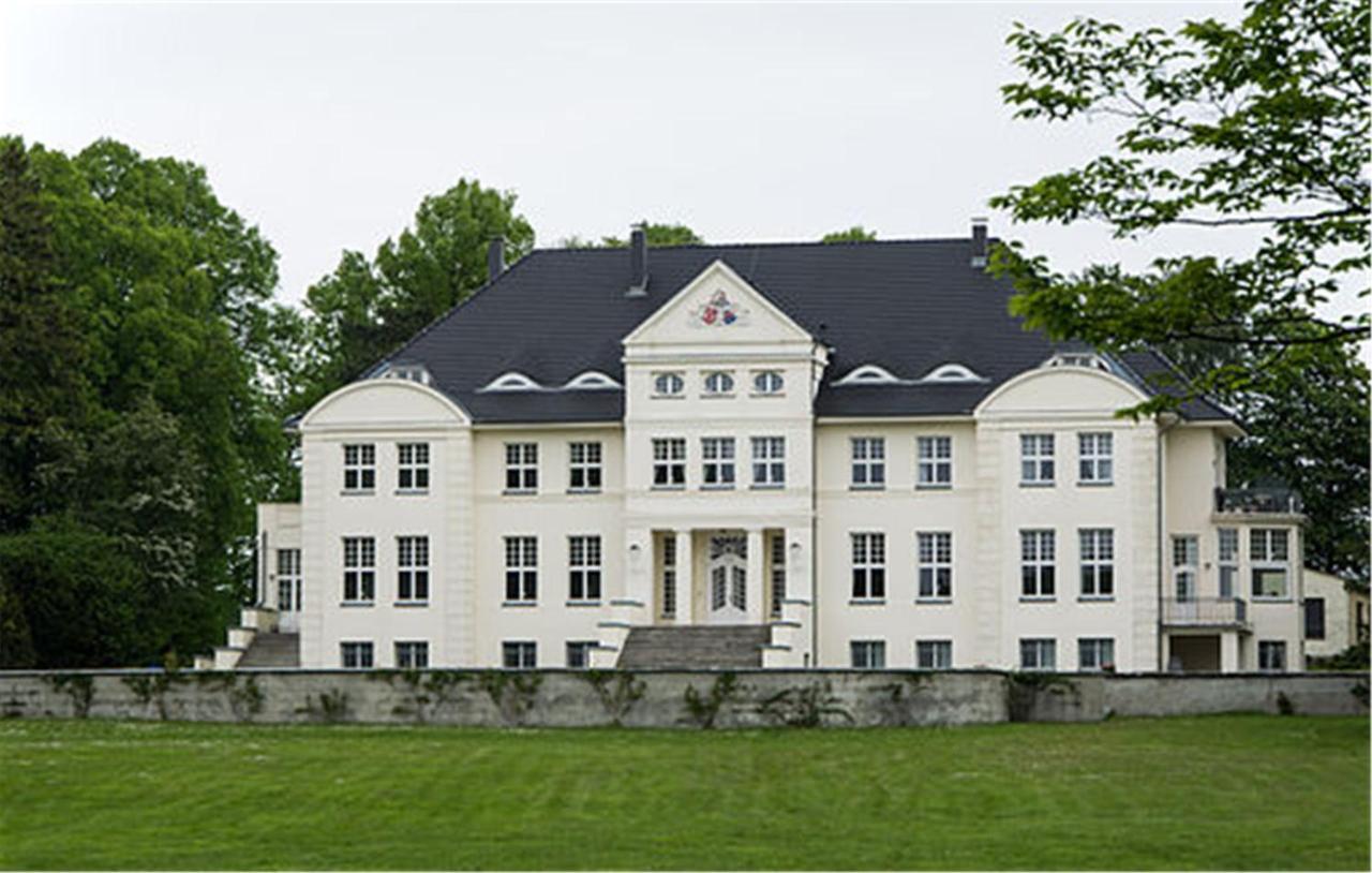 Schloss Wichmannsdorf Kröpelin Екстериор снимка